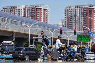 胡明轩：联哥一直是我们学习的榜样 希望他以后可以尽情享受生活